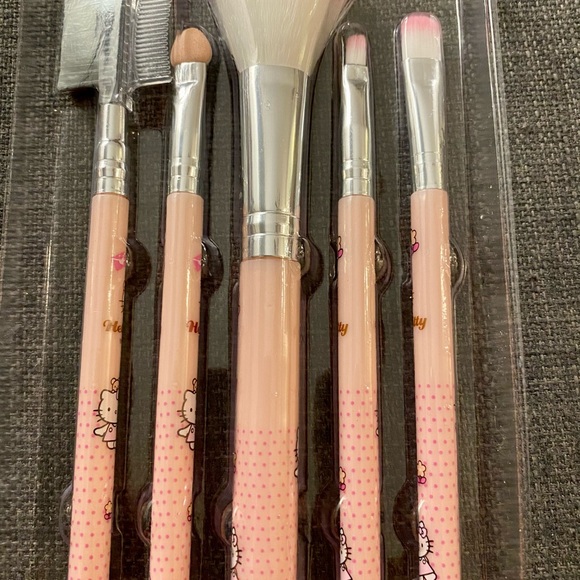 Hello Kitty Pink Makeup Brush Set Blush Eyeshadow Kawaii Cute Girl Cosmetic Eye - Picture 3 of 4